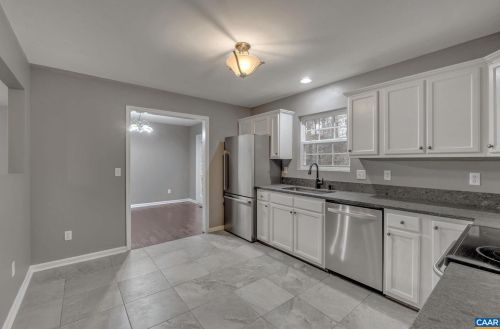 27 Bearwood Dr, Bybee VA  22963-2843 exterior