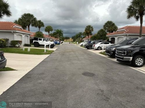 8036 Summer Shores Dr, Delray Beach FL  33446-3475 exterior
