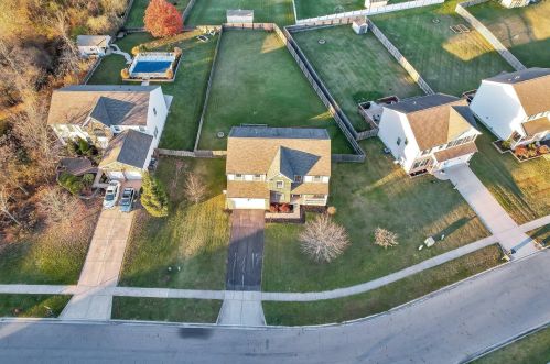 135 Spring Flower Way, Pataskala OH 43062-6997 exterior