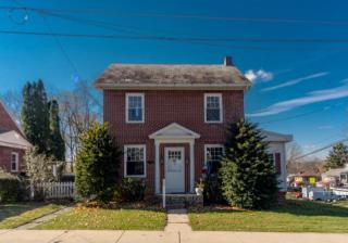 11 King St, Ephrata, PA 17522-1975