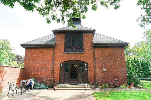 19 Quality St, Oakdale NY  11769-2427 exterior
