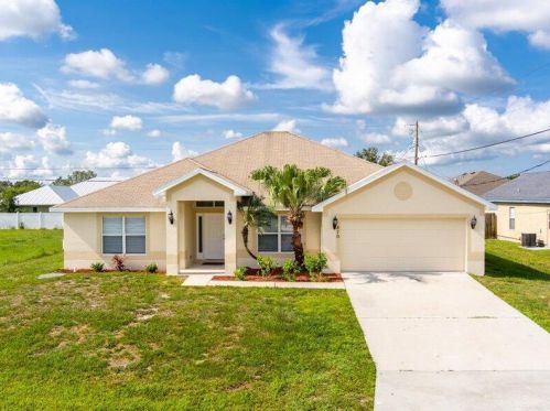 870 Mccoy Ave, Fort Pierce, FL 34953-3909