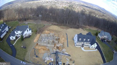 4915 Majestic Dr, Coopersburg, PA 18036-8725