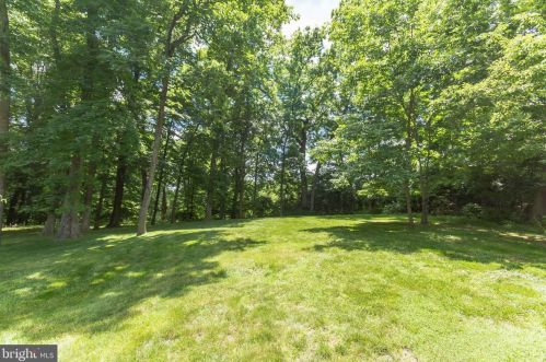 131 Knoxlyn Farm Dr, Kennett Sq PA  19348-2700 exterior