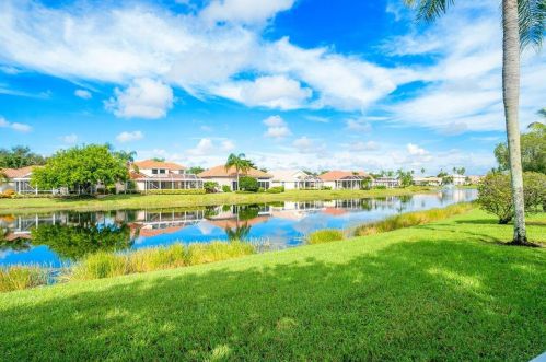 718 Pinehurst Way, West Palm Beach, FL 33418-8498