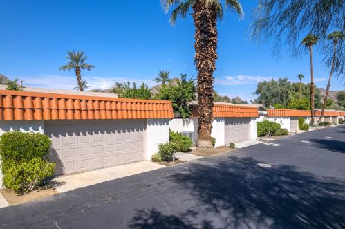 49131 Washington St, La Quinta CA  92253-2214 exterior
