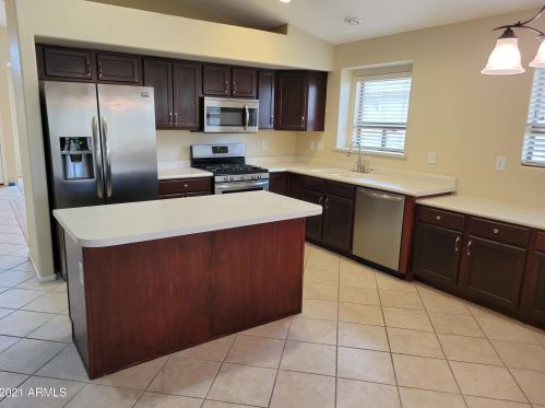 3855 Thornton Ave, Gilbert AZ  85297-5213 exterior