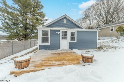18 Outlook Ave, Mount Olive NJ  07828-2919 exterior