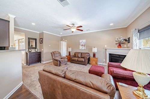 612 Whispering Pines Dr, Gibsonia PA  15044-7854 exterior