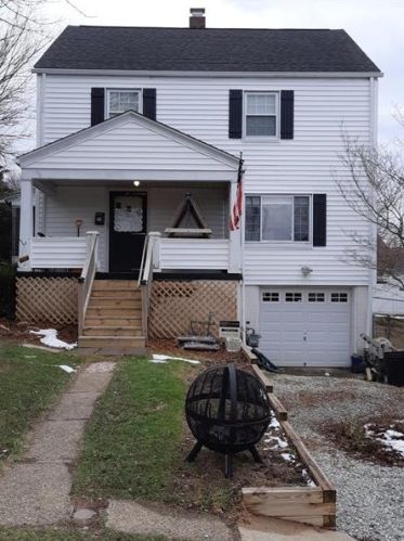 722 1st St, Jeannette, PA 15644-1974