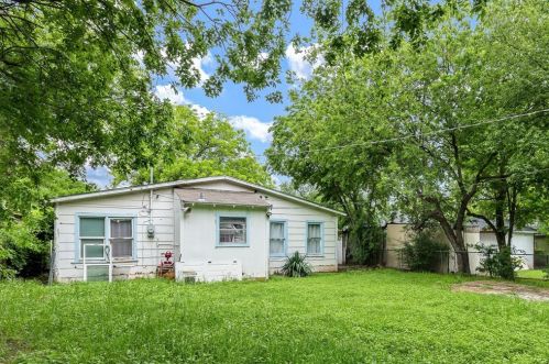 5825 Diaz Ave, Fort Worth, TX 76107-5803