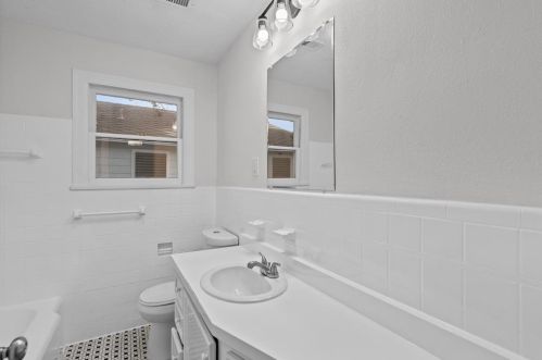 1805 54 St, Galveston TX 77551-5122 exterior