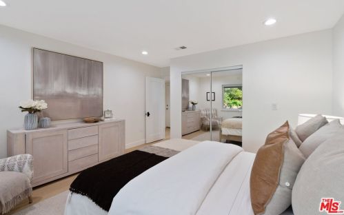 27041 Esward Dr, Calabasas CA  91301-2322 exterior