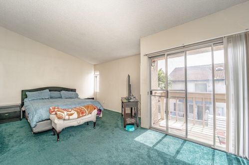 718 Grape Cir, Compton, CA 90220-3681