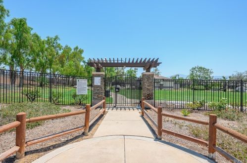 12607 Orangeblossom Ln, Riverside CA  92503-7059 exterior