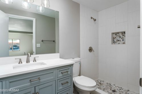 8801 Shiloh Pl, Tucson AZ  85710-2912 exterior