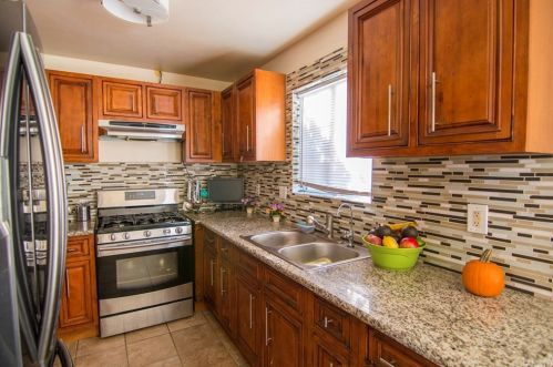 504 Pear St, Compton CA  90222-3549 exterior