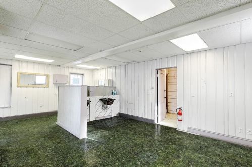 546 Main St, Warren RI  02885-4368 exterior