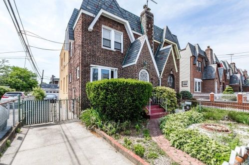 205-28 112th Ave, Jamaica, NY 11412-5816