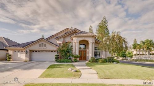 10602 Cliffside St, Bakersfield, CA 93311-3717