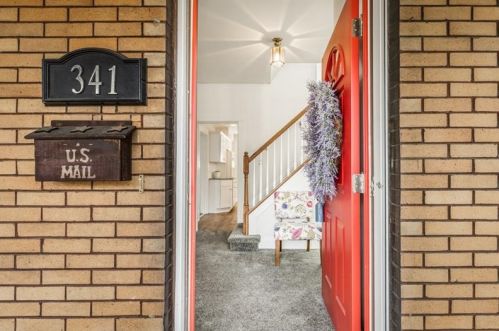 341 Spring St, Zelienople, PA 16063-1354