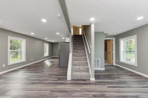 121 Bank St, Yankeetown, OH 45130-1206