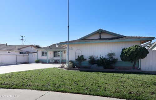 1888 Teakwood Dr, Santa Maria, CA 93455-2854