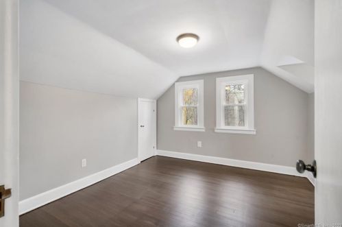 346 Middlebury Rd, Waterbury CT  06762-2601 exterior