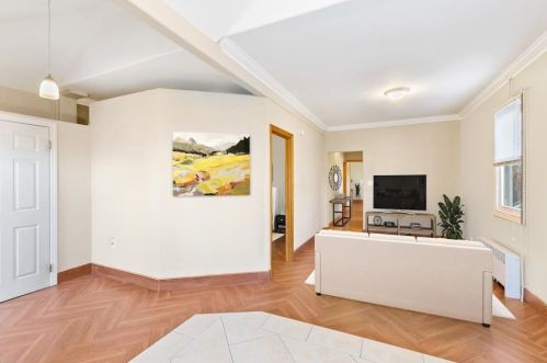 160 52nd St, Bayonne, NJ 07002-2111