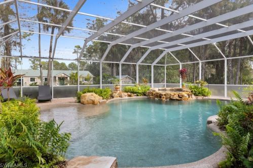 561 20th Ave, Naples FL  34120-3372 exterior