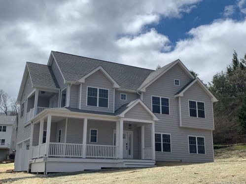 4 Evergreen Rd, Danbury, CT 06811-3303
