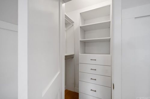 4070 Bakman Ave, North Hollywood CA  91602-3302 exterior