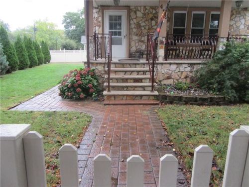 412 School St, Woodbridge, NJ 07095-2936