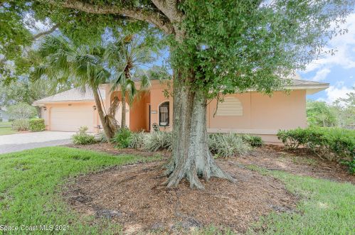 1556 Independence Ave, Melbourne, FL 32940-6810