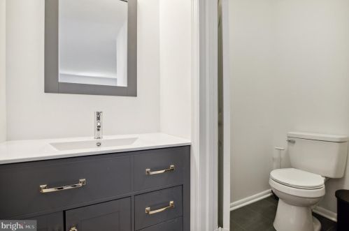 5262 Sudberry Ln, Woodbridge VA  22193-3463 exterior