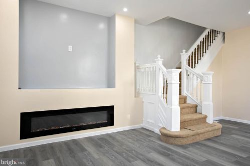 922 Hudson St, Gloucester, NJ 08030-1523