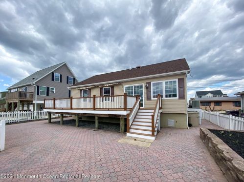 238 Pine Dr, Berkeley Township NJ  08721-3137 exterior