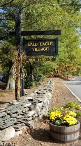 38 Lexington Ln, West Milford NJ  07480-4907 exterior