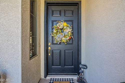 3853 Wayne Dr, Chandler, AZ 85286-2782