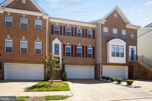 7328 Hampton Manor Pl, Springfield, VA 22150-4921