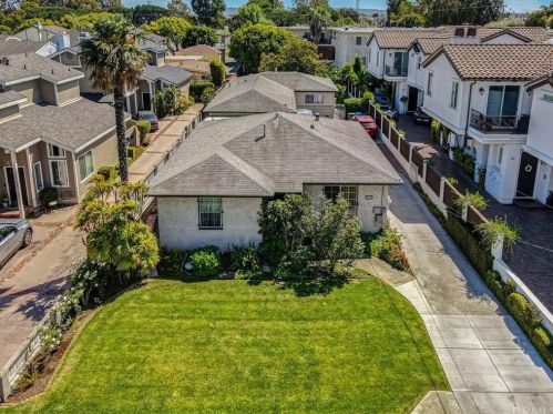 2206 Bataan Rd, Redondo Beach, CA 90278-1405