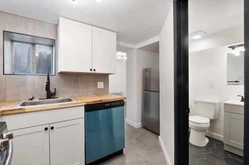 4001 Ctr Ave, Whitaker PA 15120-3417 exterior