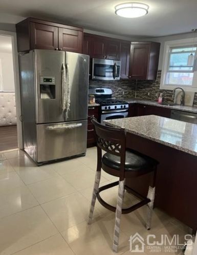 53 Hillcrest Ave, Iselin NJ  08830-1648 exterior