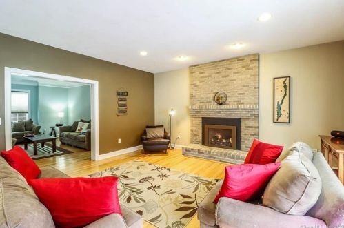 5 Mudry Farm Rd, Brookfield Center CT  06804-3541 exterior