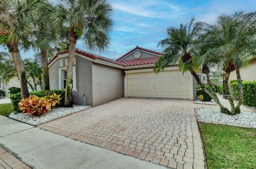 7192 Whitfield Ave, Boynton Beach, FL 33437-6448