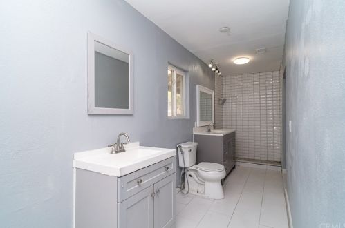 5887 Paramount Dr, Riverside CA 92509-0806 exterior