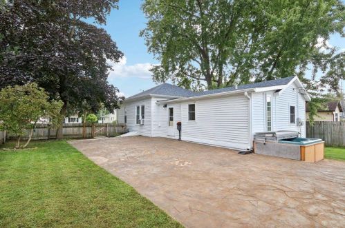 321 Carroll St, Portage WI  53901-1803 exterior