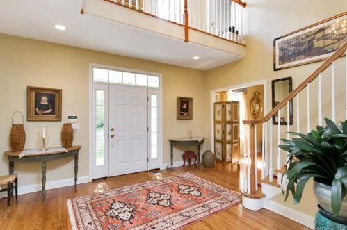 219 Brookdale Rd, Stamford, CT 06903-4118