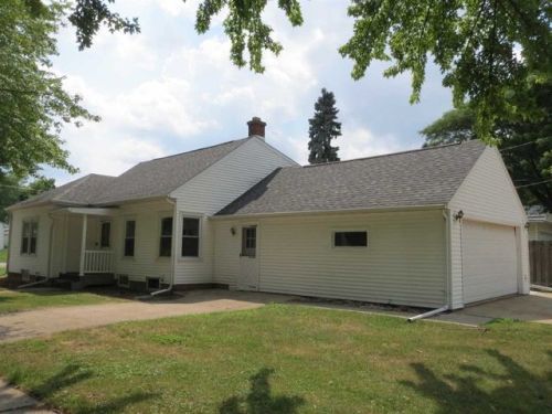 302 9th St, Kaukauna, WI 54130-2718
