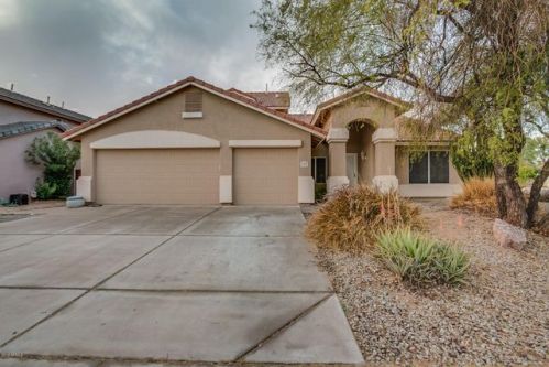 221 Baylor Ln, Gilbert, AZ 85233-8353